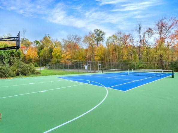 4 Pond View Drive 4, Brookfield CT 06804