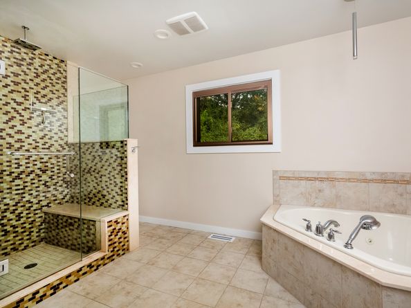 4 Pond View Drive 4, Brookfield CT 06804