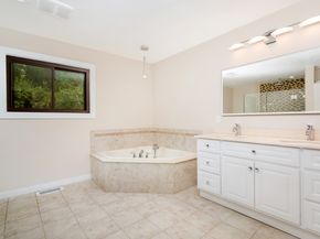 4 Pond View Drive 4, Brookfield CT 06804