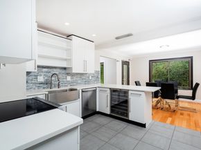 4 Pond View Drive 4, Brookfield CT 06804