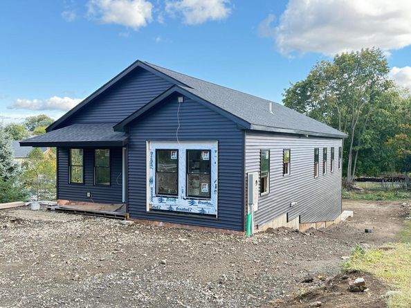 4 Elwell Place, Danbury CT 06810