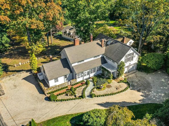 204 Parade Hill Road, New Canaan CT 06840