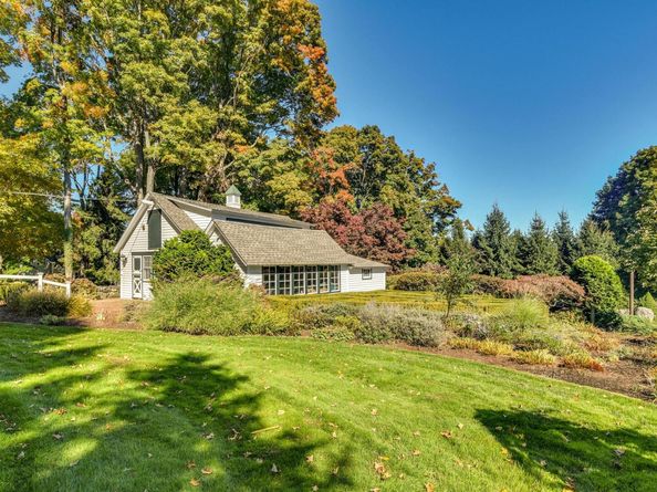 204 Parade Hill Road, New Canaan CT 06840