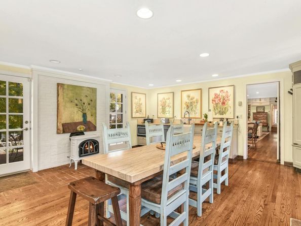 204 Parade Hill Road, New Canaan CT 06840