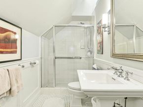 204 Parade Hill Road, New Canaan CT 06840