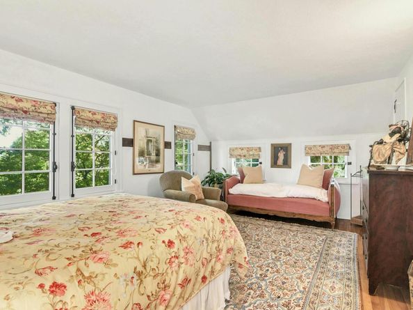 204 Parade Hill Road, New Canaan CT 06840