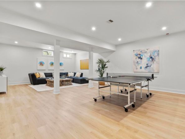 15 Barton Road, Fairfield CT 06824