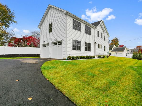 15 Barton Road, Fairfield CT 06824