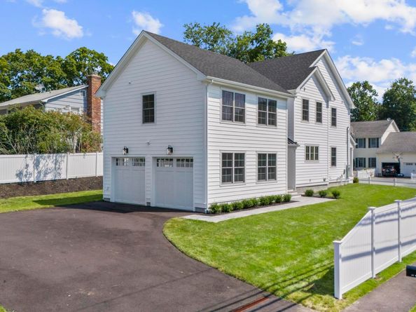 15 Barton Road, Fairfield CT 06824