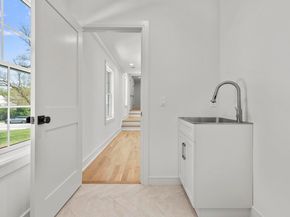 15 Barton Road, Fairfield CT 06824