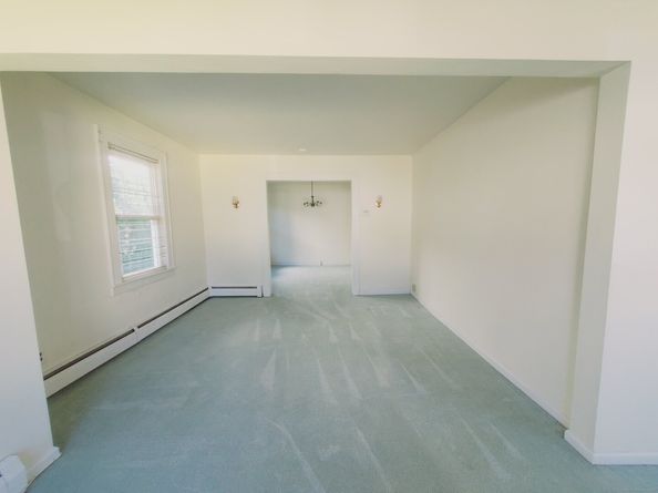15 Robin Street, Stamford CT 06902
