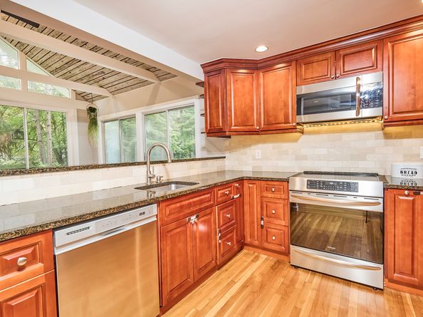4 Colony Road, Weston CT 06883