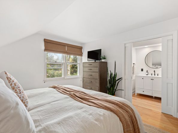 357 Jelliff Mill Road, New Canaan CT 06840