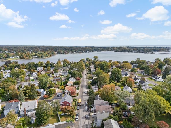 15 Mathews Street, Stamford CT 06902