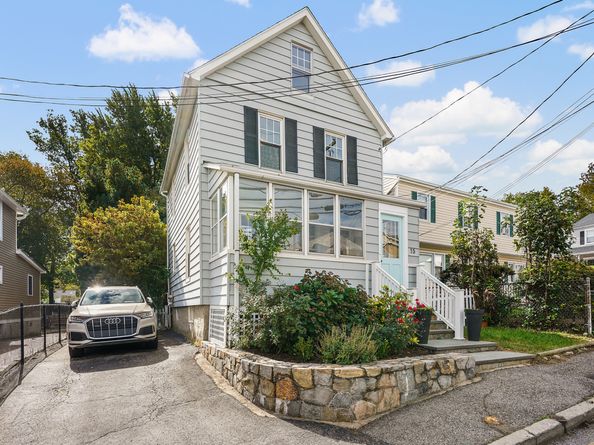 15 Mathews Street, Stamford CT 06902