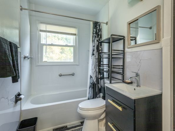 47 Mist Hill Drive, Brookfield CT 06804