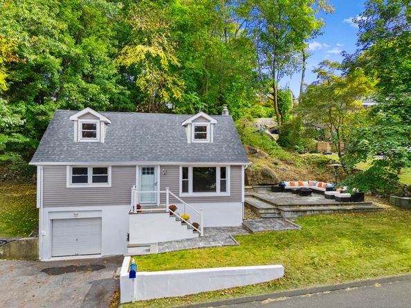 207 Sheephill Road, Greenwich CT 06878