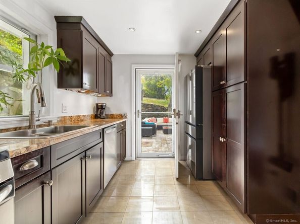 207 Sheephill Road, Greenwich CT 06878