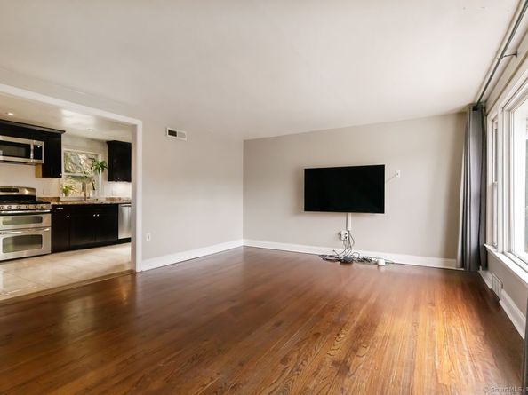 207 Sheephill Road, Greenwich CT 06878