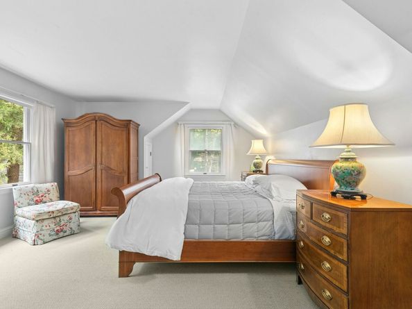 51 Reeder Lane, New Canaan CT 06840