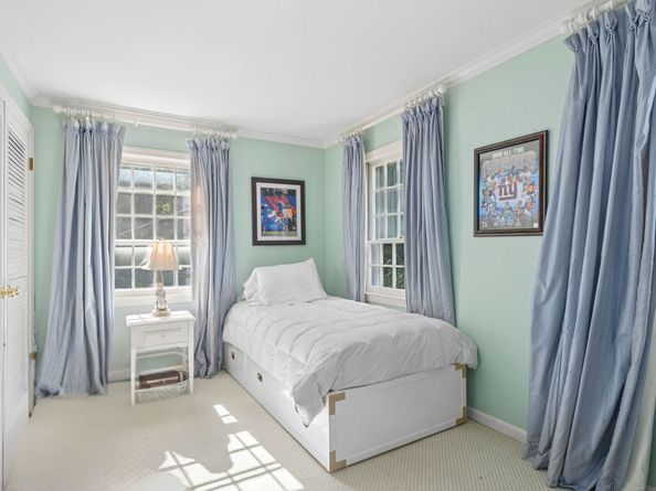 51 Reeder Lane, New Canaan CT 06840