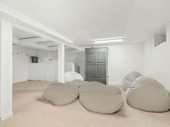 51 Reeder Lane, New Canaan CT 06840