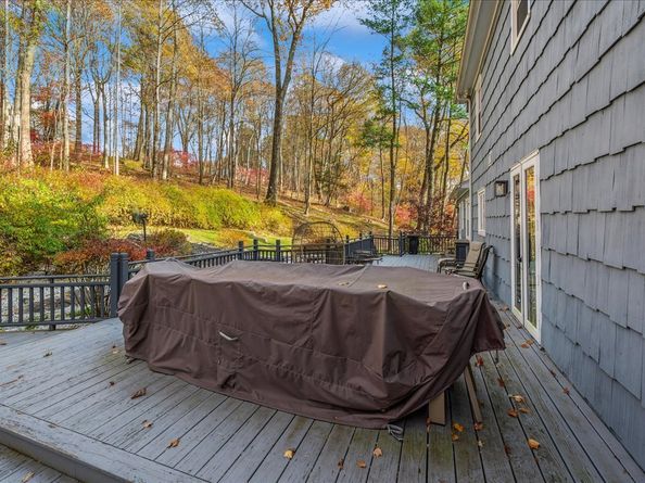 42 Hannahs Road, Stamford CT 06903