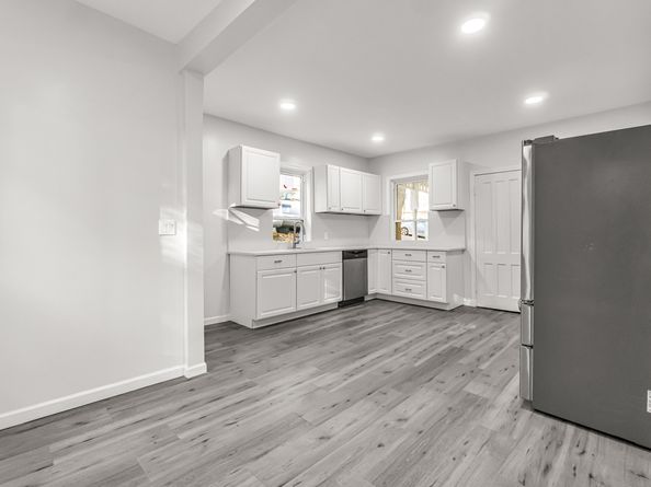 32 Hill Street, Shelton CT 06484