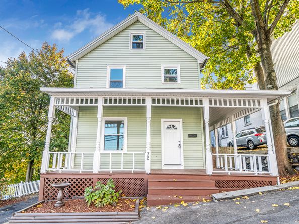 32 Hill Street, Shelton CT 06484