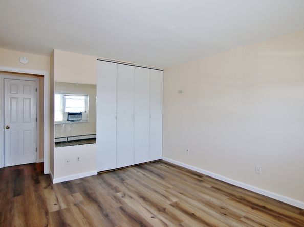 43 Crescent Street APT 11, Stamford CT 06906