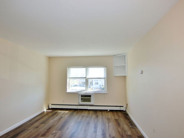 43 Crescent Street APT 11, Stamford CT 06906