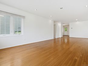 121 Paugusett Circle, Trumbull CT 06611