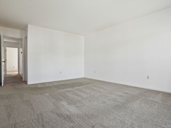 121 Paugusett Circle, Trumbull CT 06611