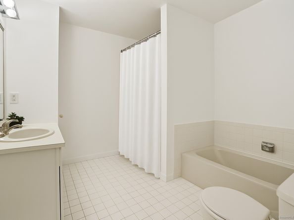 121 Paugusett Circle, Trumbull CT 06611