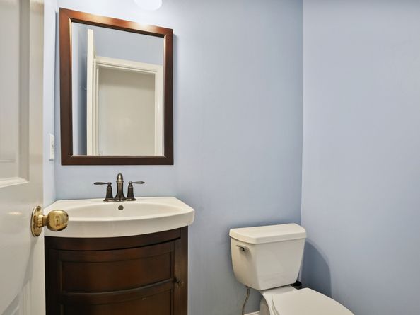 121 Paugusett Circle, Trumbull CT 06611