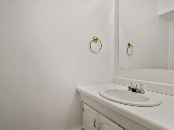 121 Paugusett Circle, Trumbull CT 06611