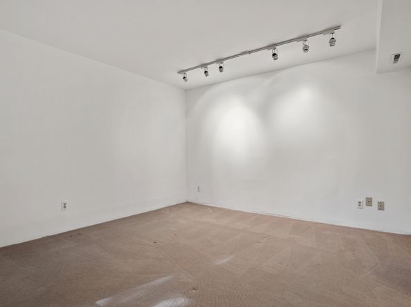 121 Paugusett Circle, Trumbull CT 06611