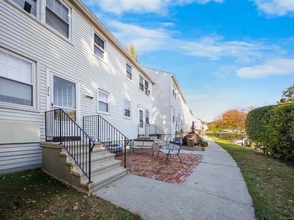 274 Sylvan Knoll Road, Stamford CT 06902