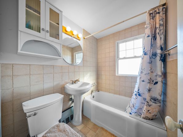 274 Sylvan Knoll Road, Stamford CT 06902