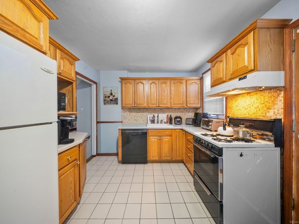 274 Sylvan Knoll Road, Stamford CT 06902