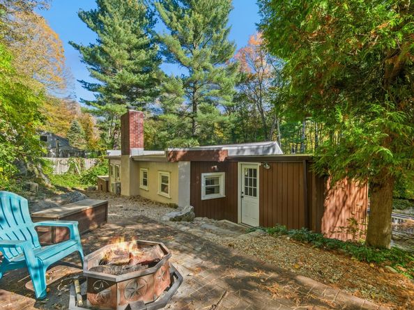 492 Newtown Turnpike, Weston CT 06883
