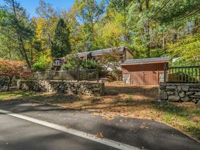 492 Newtown Turnpike, Weston CT 06883