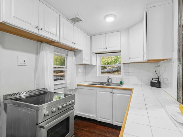 492 Newtown Turnpike, Weston CT 06883