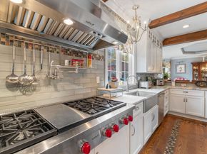 4 Abbey Lane, Newtown CT 06470