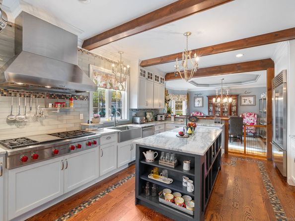 4 Abbey Lane, Newtown CT 06470