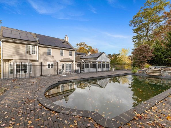 4 Abbey Lane, Newtown CT 06470