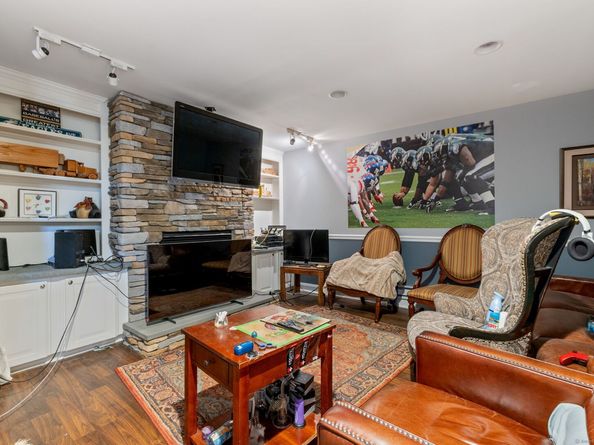 4 Abbey Lane, Newtown CT 06470