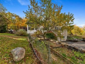 4 Abbey Lane, Newtown CT 06470