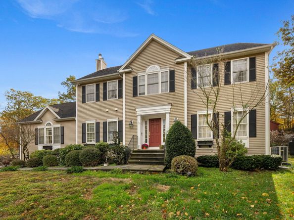 4 Abbey Lane, Newtown CT 06470