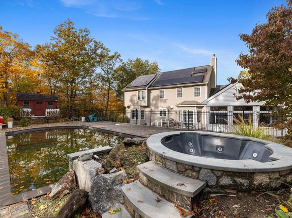 4 Abbey Lane, Newtown CT 06470